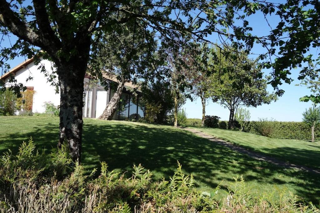 Villa A Proximite Du Futuroscope Et Des Marais Poitevin Rouille Exterior foto